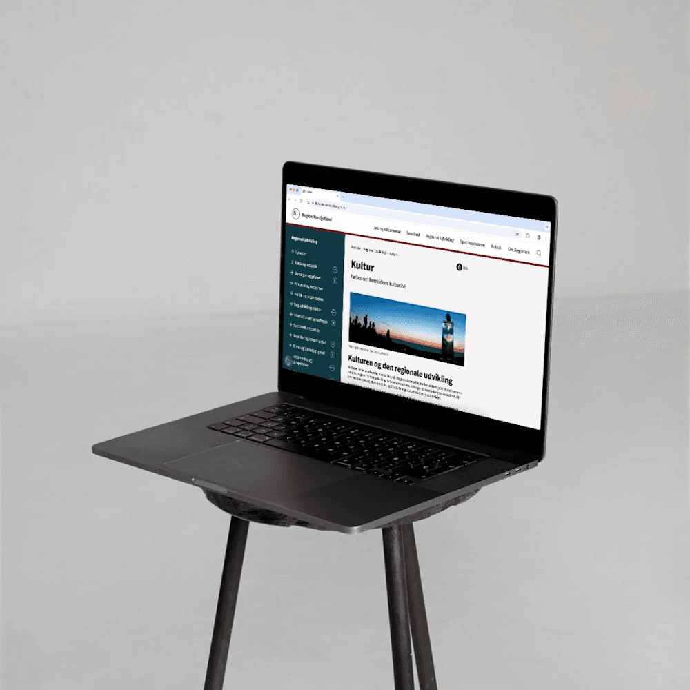 Picture of a computer on a chair